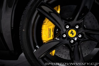 Ferrari Purosangue Lift, karbon, NOVÉ 2026