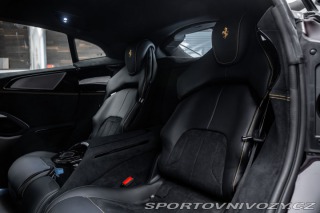 Ferrari Purosangue Lift, karbon, NOVÉ 2026