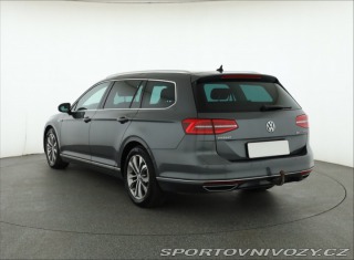 Volkswagen Ostatní modely Passat Highline 2.0 BiTDI 2015