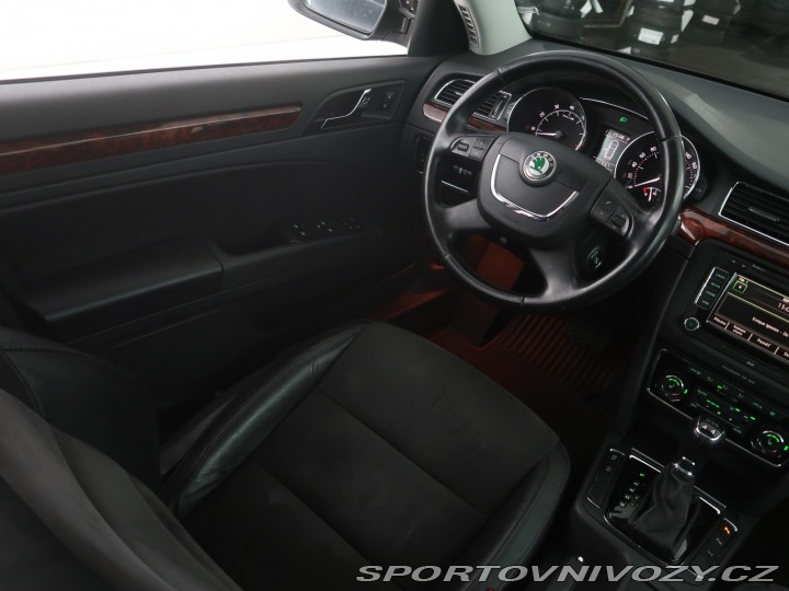 Škoda Superb Elegance 3.6 FSI V6 2013