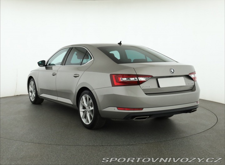 Škoda Superb 2.0 TSI 2015