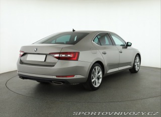 Škoda Superb 2.0 TSI 2015