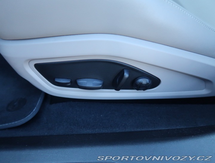 Porsche Taycan 84 kWh Plus 2022