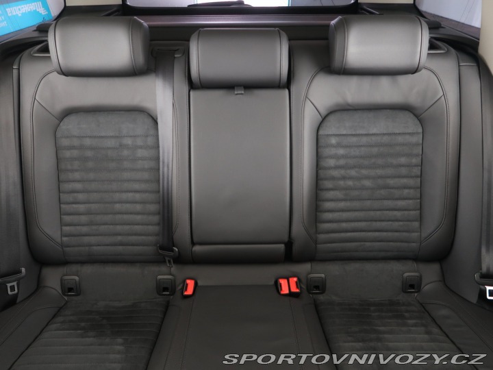 Volkswagen Ostatní modely Passat Highline 2.0 BiTDI 2016