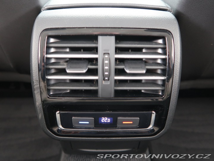 Volkswagen Ostatní modely Passat Highline 2.0 BiTDI 2016