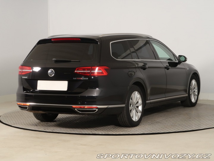 Volkswagen Ostatní modely Passat Highline 2.0 BiTDI 2016