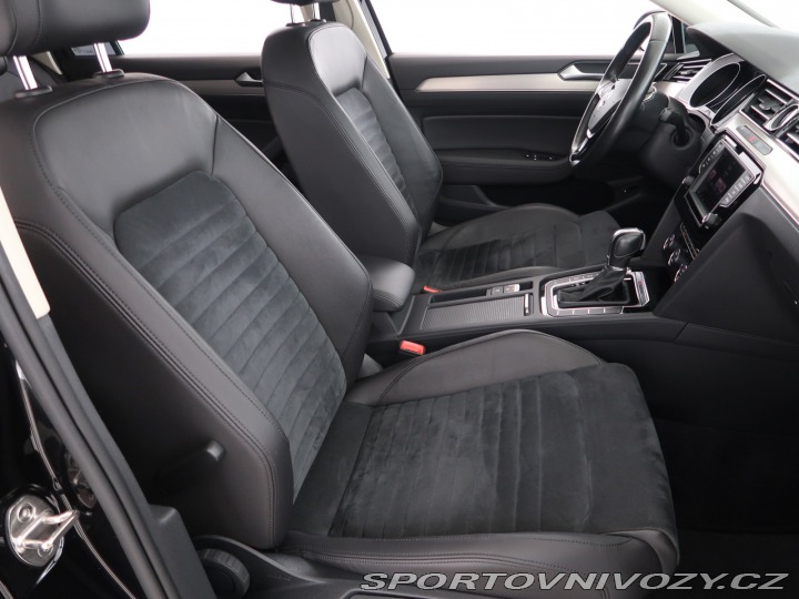 Volkswagen Ostatní modely Passat Highline 2.0 BiTDI 2016