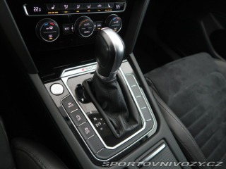 Volkswagen Ostatní modely Passat Highline 2.0 BiTDI 2016