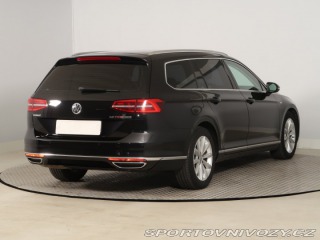 Volkswagen Ostatní modely Passat Highline 2.0 BiTDI 2016