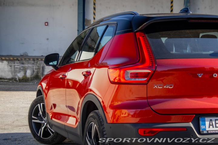 Volvo Ostatní modely XC40  T5 R-Design 182kw AT/8 4 2018