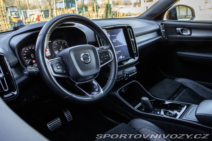 Volvo Ostatní modely XC40  T5 R-Design 182kw AT/8 4 2018