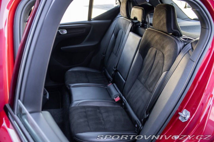 Volvo Ostatní modely XC40  T5 R-Design 182kw AT/8 4 2018