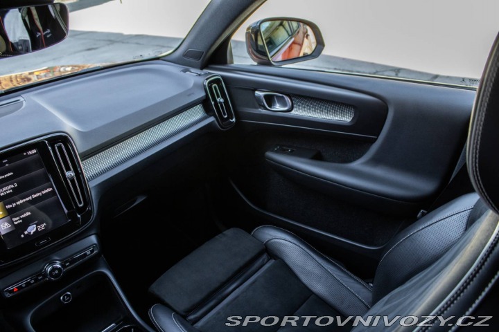 Volvo Ostatní modely XC40  T5 R-Design 182kw AT/8 4 2018