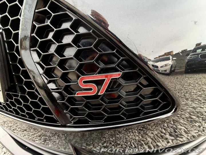 Ford Focus ST 2,0 ST 184kW EcoB REZERVA 2012