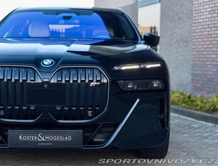 BMW 7 M760 e xDrive | Theatre 2023