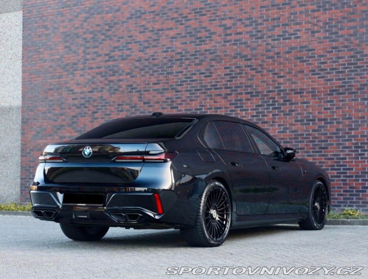 BMW 7 M760 e xDrive | Theatre 2023