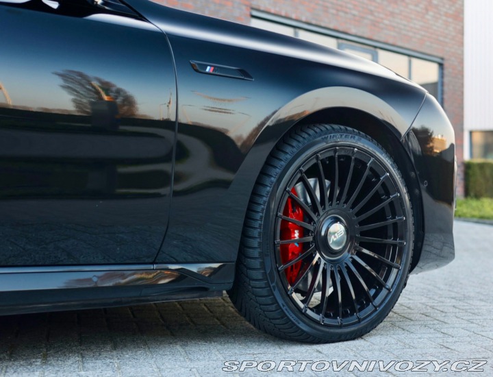 BMW 7 M760 e xDrive | Theatre 2023