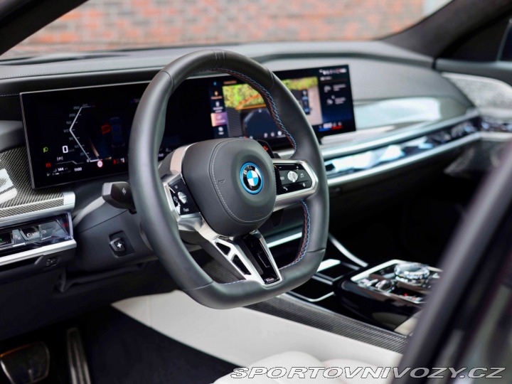 BMW 7 M760 e xDrive | Theatre 2023