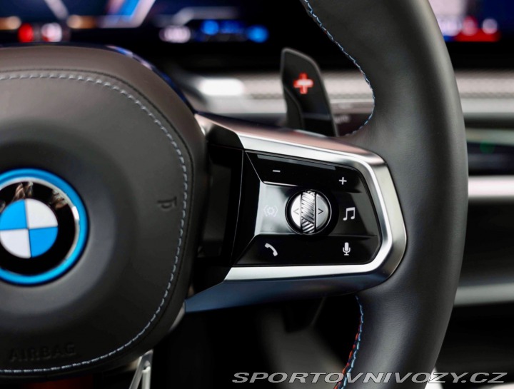 BMW 7 M760 e xDrive | Theatre 2023