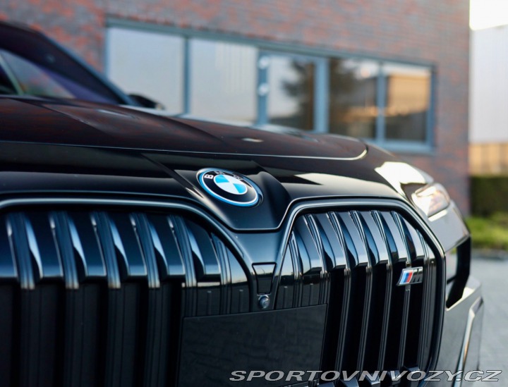 BMW 7 M760 e xDrive | Theatre 2023