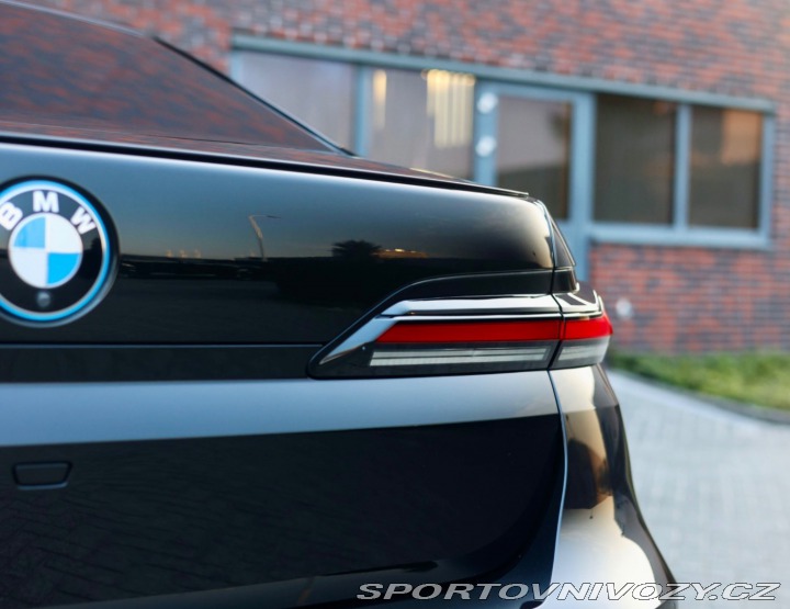 BMW 7 M760 e xDrive | Theatre 2023