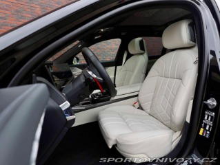 BMW 7 M760 e xDrive | Theatre 2023