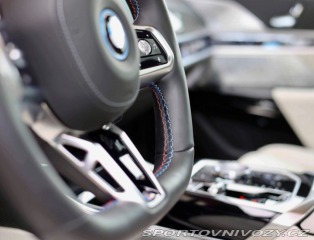 BMW 7 M760 e xDrive | Theatre 2023