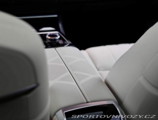 BMW 7 M760 e xDrive | Theatre 2023