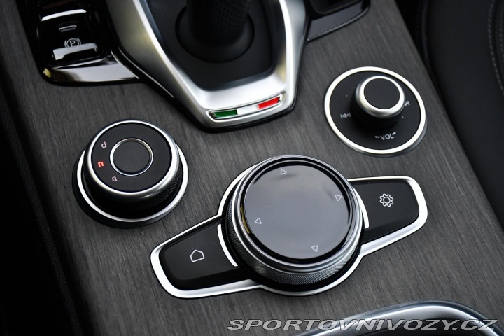 Alfa Romeo Stelvio 2.0 Ti AT8-Q4 206kW 2023