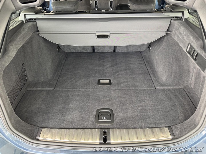 BMW 3 330i xDrive*M-SPORT* 2025