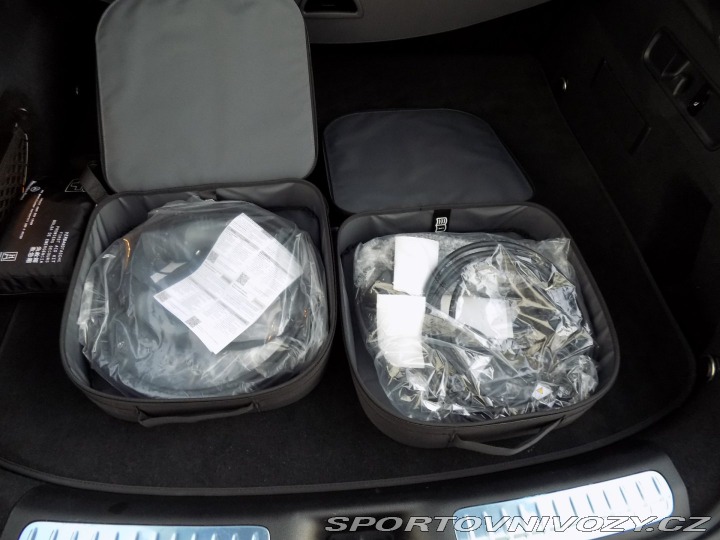 Mercedes-Benz Ostatní modely GLC 300e/AMG/4Matic/DPH/LED/ 2024