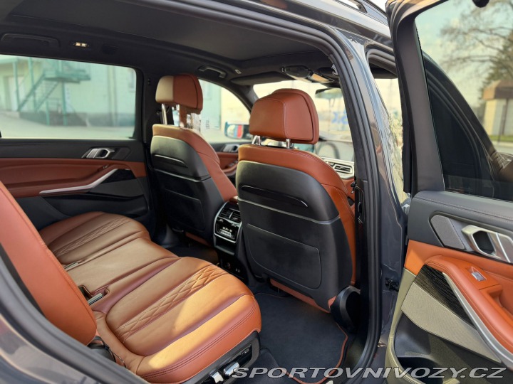 BMW X7 M50i 390kW 2022