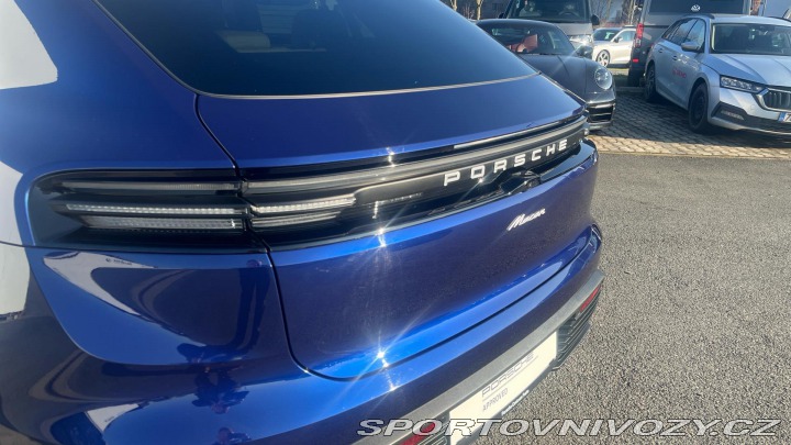 Porsche Macan Electric 2025