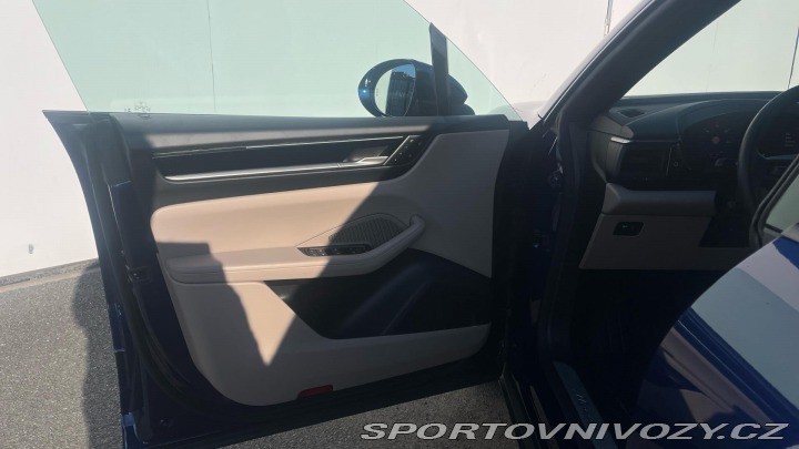 Porsche Macan Electric 2025