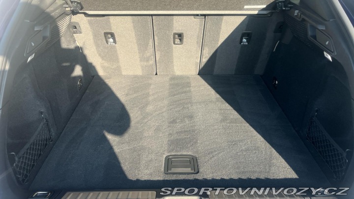 Porsche Macan Electric 2024