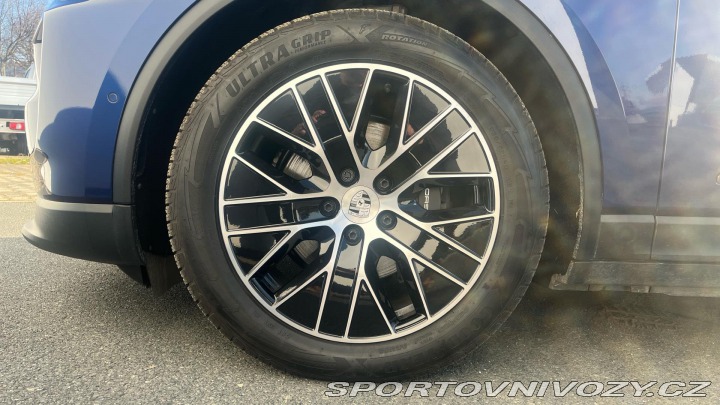 Porsche Macan Electric 2024