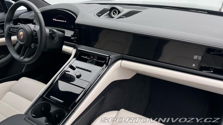 Porsche Panamera 4 E-Hybrid 2025