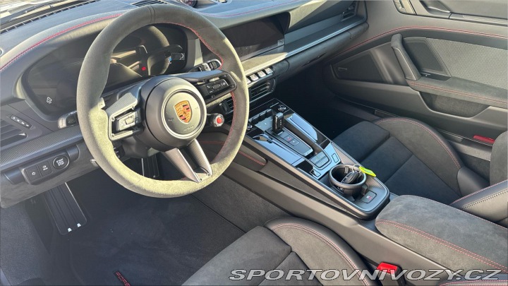 Porsche 911 GTS 2025