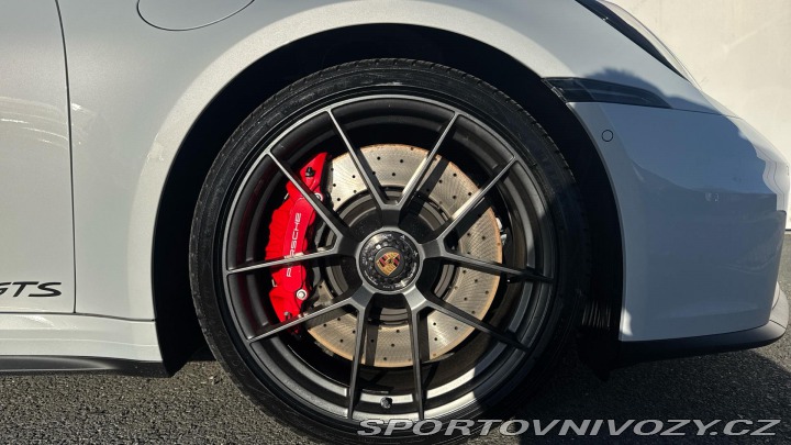 Porsche 911 GTS 2025