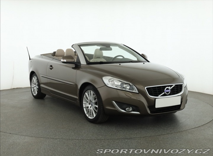 Volvo C70 Summum D4 2011