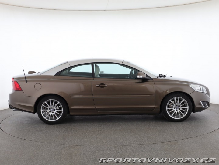 Volvo C70 Summum D4 2011