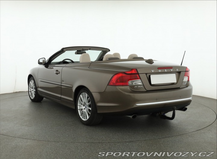 Volvo C70 Summum D4 2011