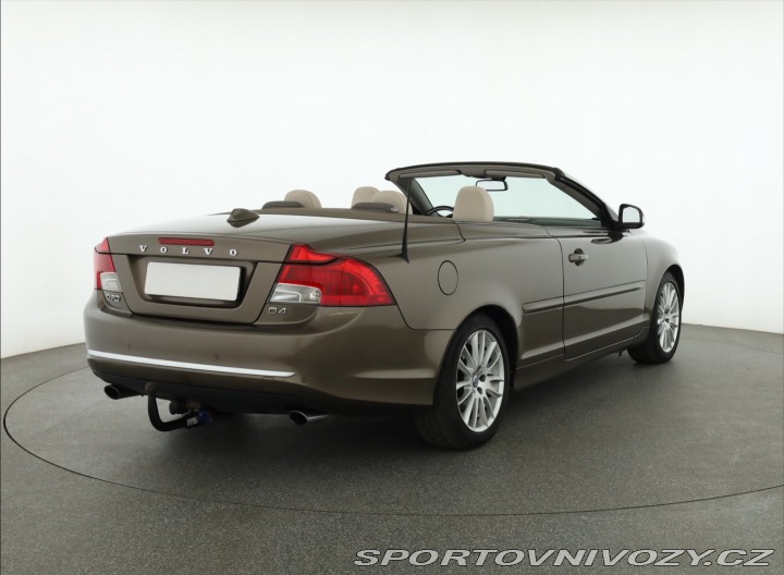 Volvo C70 Summum D4 2011