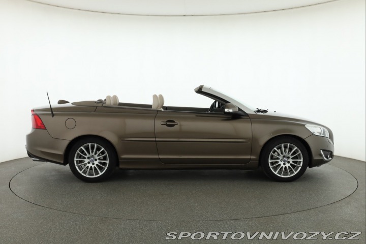 Volvo C70 Summum D4 2011