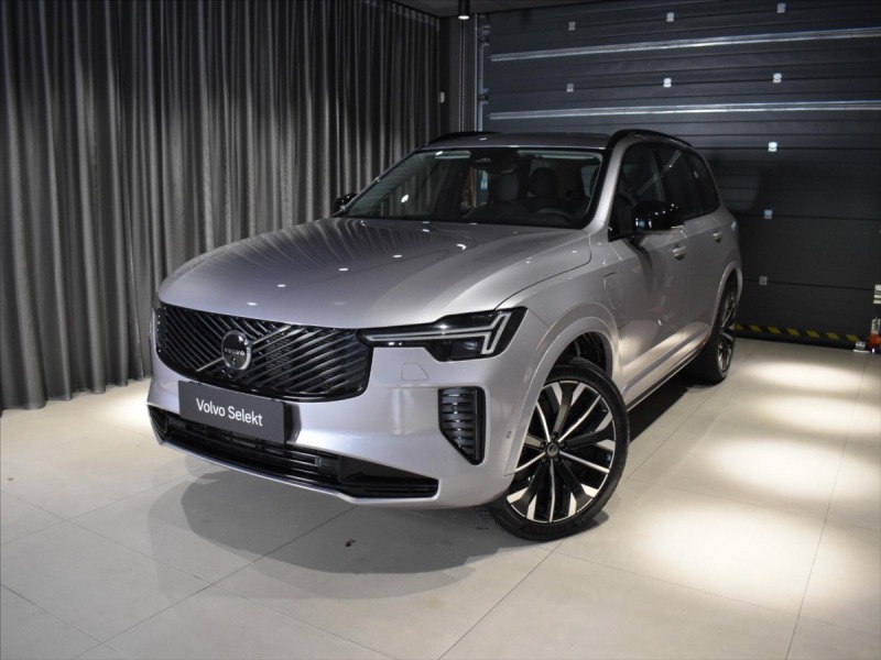 Volvo Ostatní modely XC90 2,0 T8 AWD ULTRA B&W,