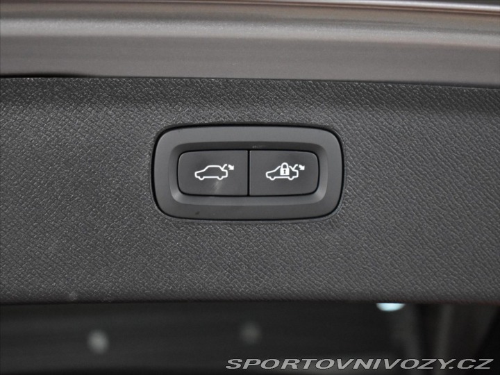 Volvo Ostatní modely XC90 2,0 T8 AWD ULTRA B&W, 2025