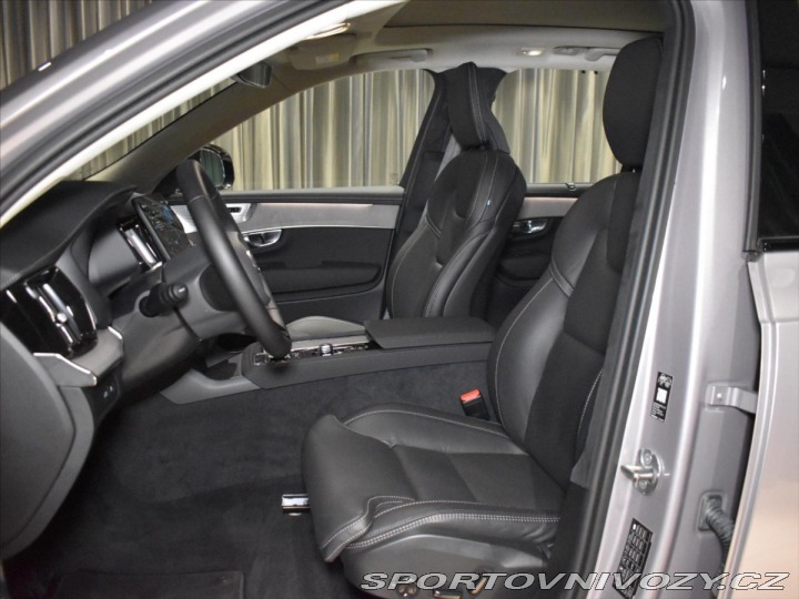 Volvo Ostatní modely XC90 2,0 T8 AWD ULTRA B&W, 2025