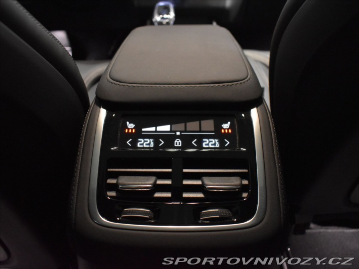 Volvo Ostatní modely XC90 2,0 T8 AWD Ultra B&W, 2025