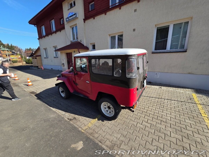 Toyota Ostatní modely Land Cruiser BJ 42 1800