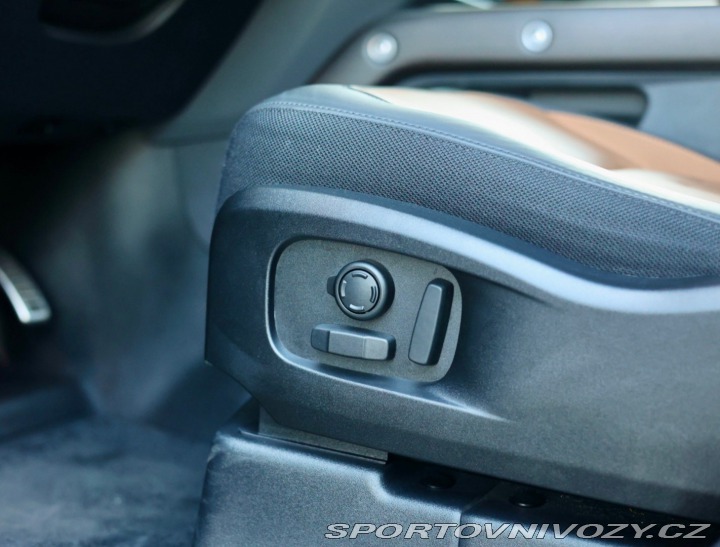Ostatní značky Ostatní modely Land Rover Defender  110 P400 ehybrid X 2023
